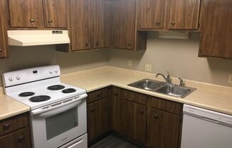 2 beds, 1 bath, $1,000, Unit #06