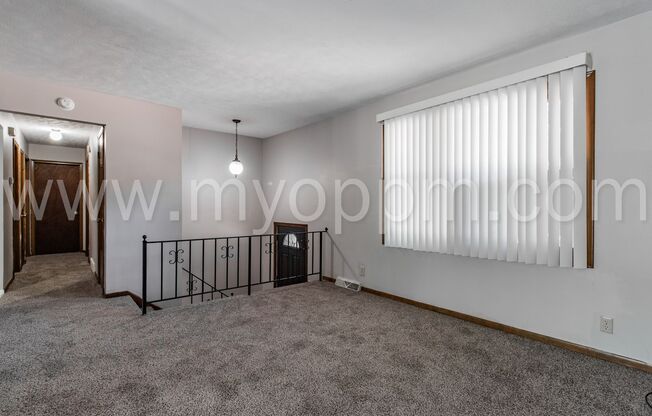 Beautiful 3 Bedroom / 2.5 Bath | 120th and Blondo
