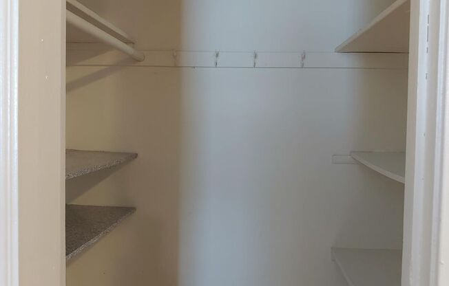 1 bed, 1 bath, 700 sqft, $985, Unit B1