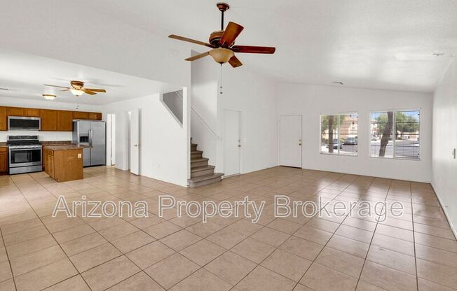 1525 E BETSY