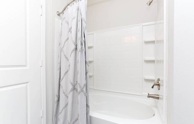 Shower at Hurstbourne Estates, Kentucky, 40223