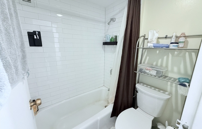 60 Longwood Ave Apt 710