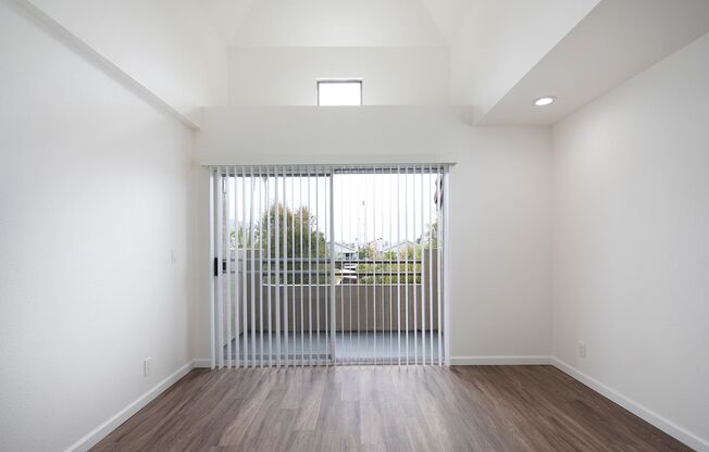 2 beds, 2 baths, 965 sqft, $2,895, Unit 319