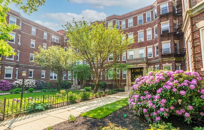 1 bed, 1 bath, 375 sqft, $2,800, Unit 05