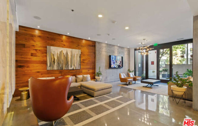 1 bed, 2 baths, 1,200 sqft, $3,495, Unit 716