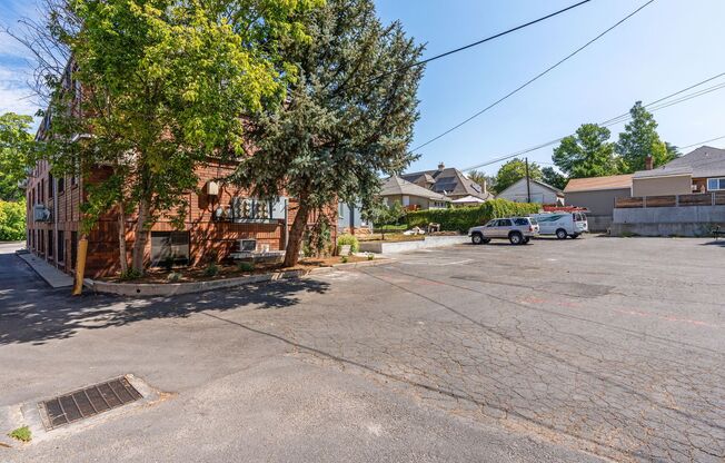 Welcome To The Hauser Apartments!!!!