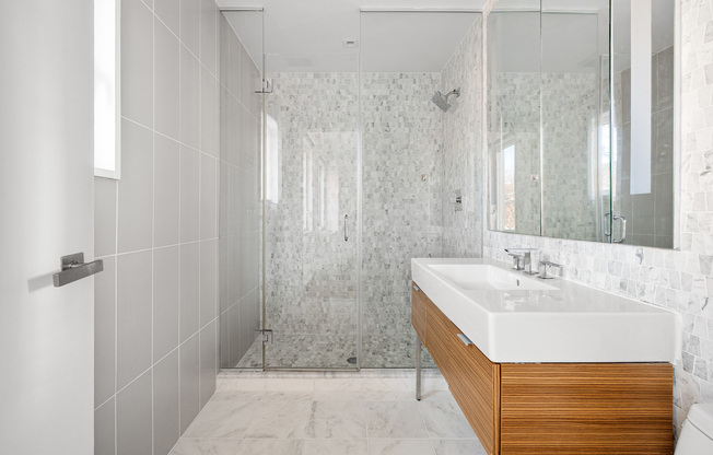 2 beds, 2 baths, $5,250, Unit 3F