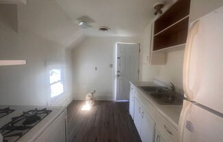 1 bed, 1 bath, $575, Unit Unit 1