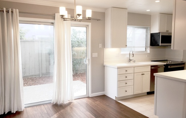 2 beds, 1.5 baths, 1,000 sqft, $3,295, Unit 58