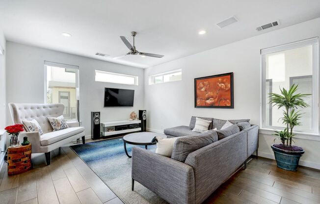 South Austin 3x3.5 Townhome @Bluebonnet Lane