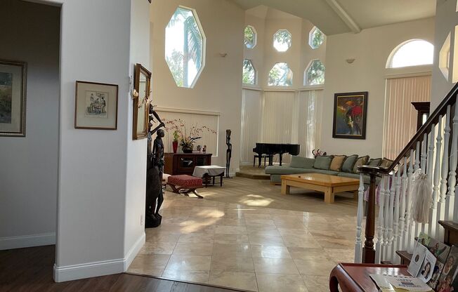 Spacious and Furnished 9 Bedroom House Near Cal State Fullerton