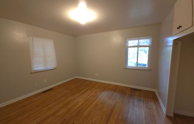 2 beds, 1 bath, $3,600, Unit 821