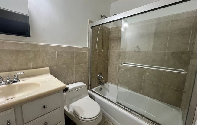 1 bed, 1 bath, $1,800, Unit (#103)