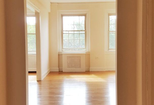 2 beds, 1 bath, 1,050 sqft, $1,925, Unit 415