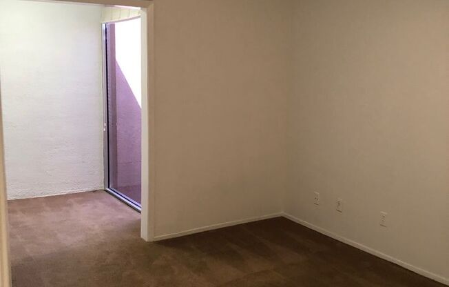 2 beds, 2 baths, $2,000, Unit # 204