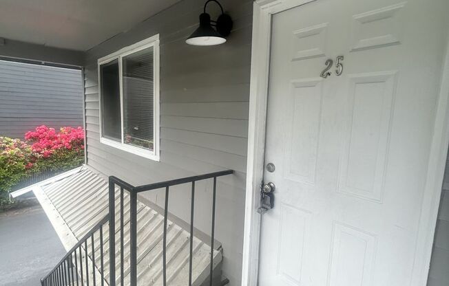 1 bed, 1 bath, 576 sqft, $1,225, Unit 25