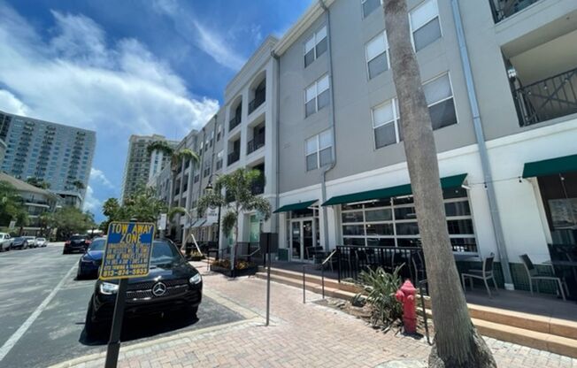 MUST SEE! 2/2 condo on Harbour Island, Courtyard View!