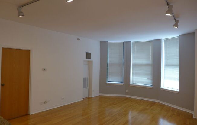 2 beds, 2 baths, 1,250 sqft, $2,850, Unit 05C