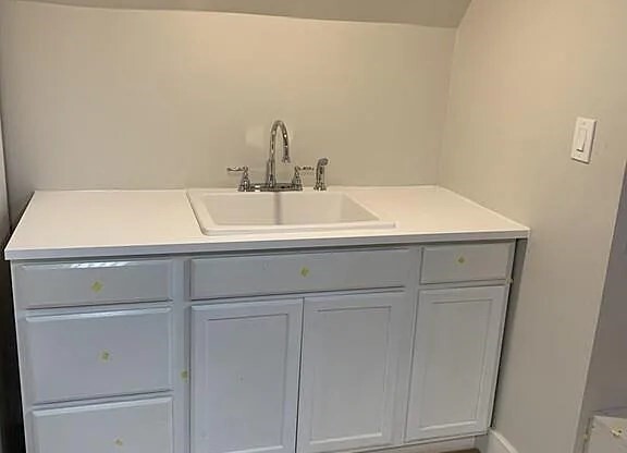 2 beds, 1 bath, 1,100 sqft, $2,050, Unit 3