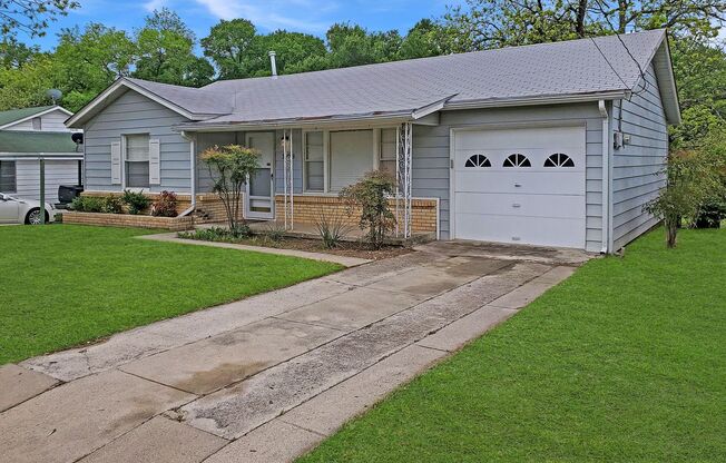 208 WESTFORK DR S