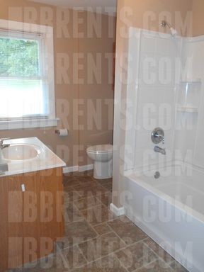 3 beds, 1 bath, $1,195