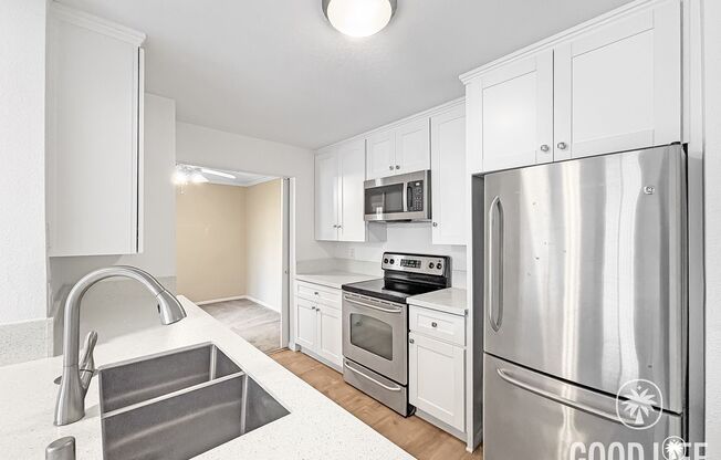 Modern 2 Bed Condo with Resort-Style Amenities in UTC