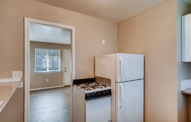 2 beds, 1 bath, 515 sqft, $1,255, Unit 4611 unit 2