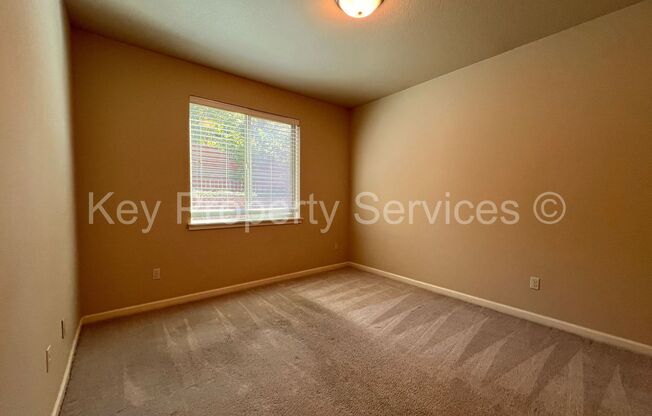 Hazel Dell 5 Bedroom Close to Amenities!