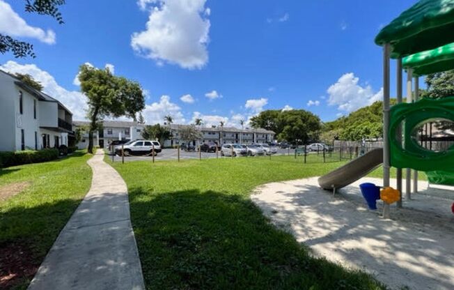 1 bed, 1 bath, 785 sqft, $1,895, Unit V107