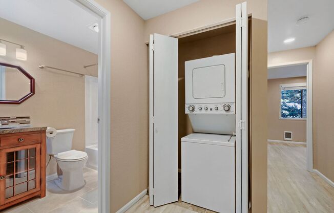 3 beds, 2 baths, $2,545, Unit # F1