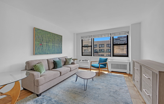 1 bed, 1 bath, 670 sqft, $3,800, Unit 16H