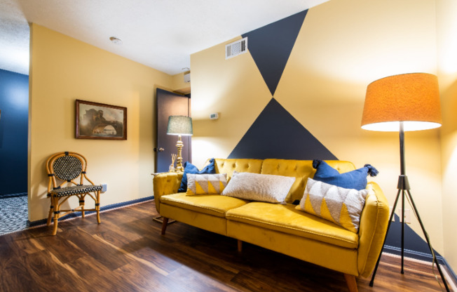 1225 S 6 ST