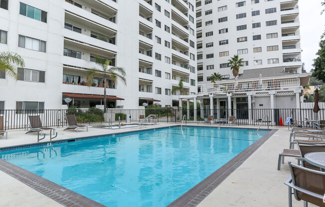 1 bed, 1.5 baths, 1,009 sqft, $3,990, Unit 1112