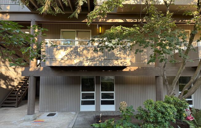 2 beds, 1 bath, $2,300, Unit Unit 104