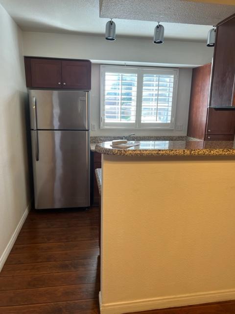 2 beds, 2 baths, 965 sqft, $1,295