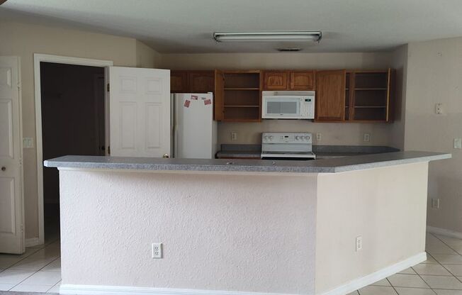 3 beds, 2 baths, $1,700