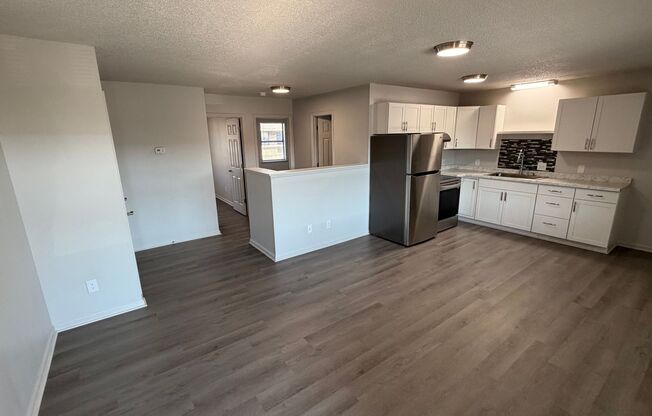 2 beds, 1 bath, 855 sqft, $1,049, Unit 3338-23