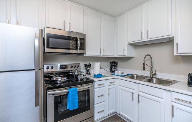 1 bed, 1 bath, 450 sqft, $1,842, Unit Unit 014