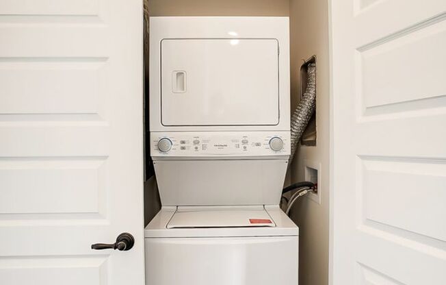 1 bed, 1 bath, 724 sqft, $1,540, Unit 216