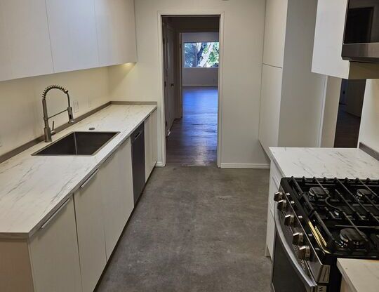 3 beds, 2 baths, 1,800 sqft, $3,955