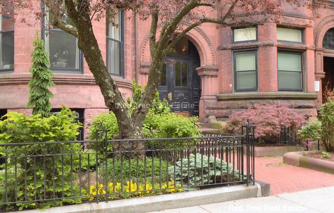 206 Commonwealth Ave.