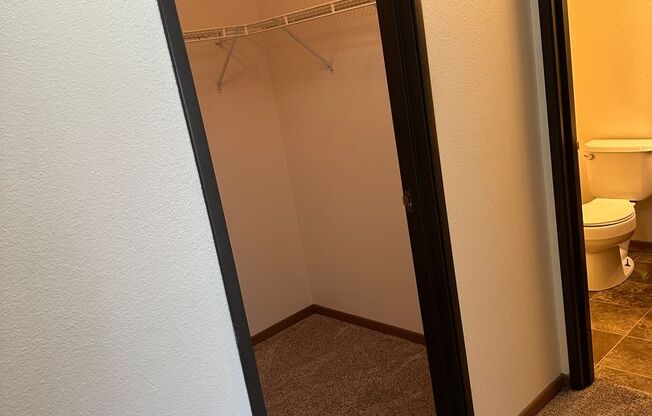 2 beds, 1 bath, 900 sqft, $795, Unit 210