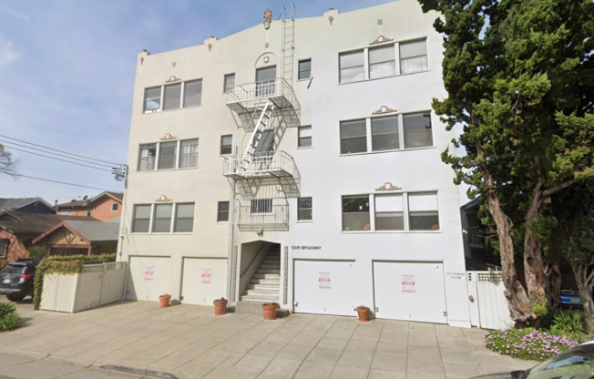 Lantz Building 12 - 5339 Broadway