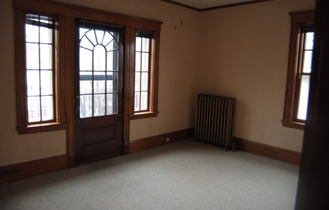141 WINSOR AVE