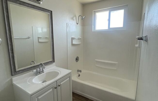 1 bed, 1 bath, 600 sqft, $2,000