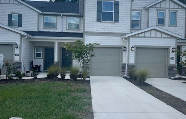 Beautiful 3/2.5 2023 Townhome Oakleaf