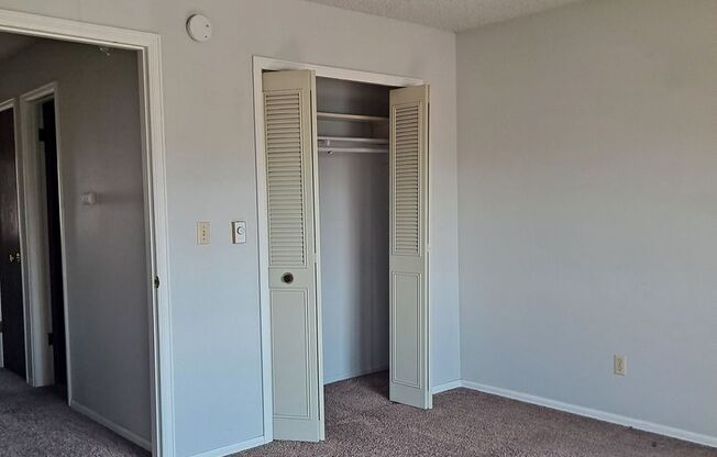 2 beds, 1.5 baths, 1,000 sqft, $1,200, Unit 39