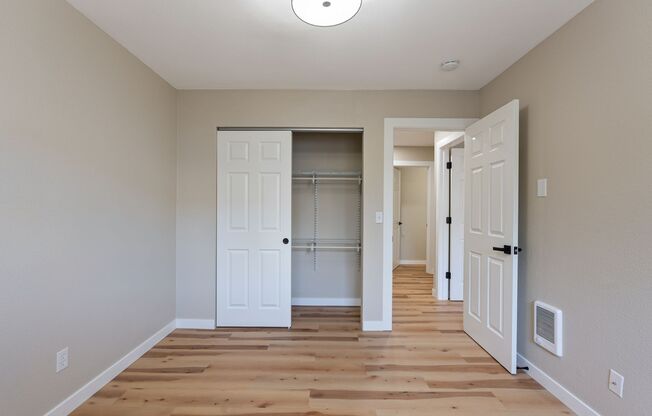 2 beds, 1 bath, 864 sqft, $1,395, Unit #20