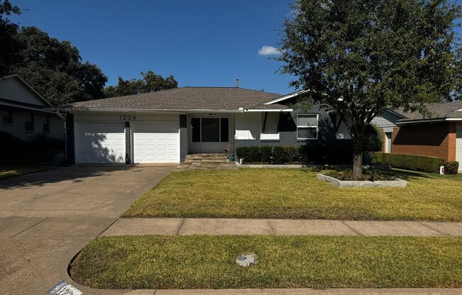 Updated 3 bed 2 bath with outdoor living area in Richardson!