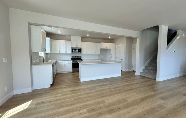 Brand New 5 Bedroom Home in Bull Mountain Neighborhood!